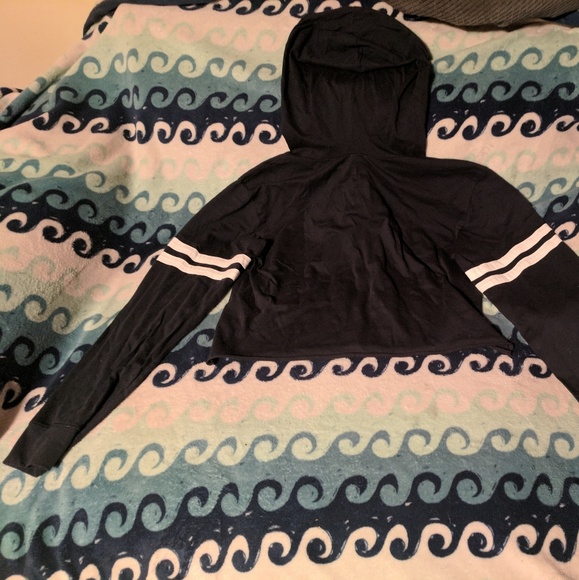 Hollister crop long sleeve summer sweater w/hood - Picture 2 of 4